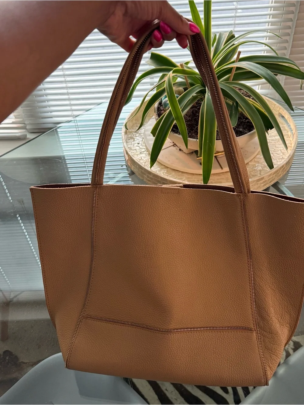 Botkier spacious tan